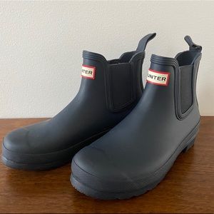 NEW Hunter Chelsea boots in navy, size 7